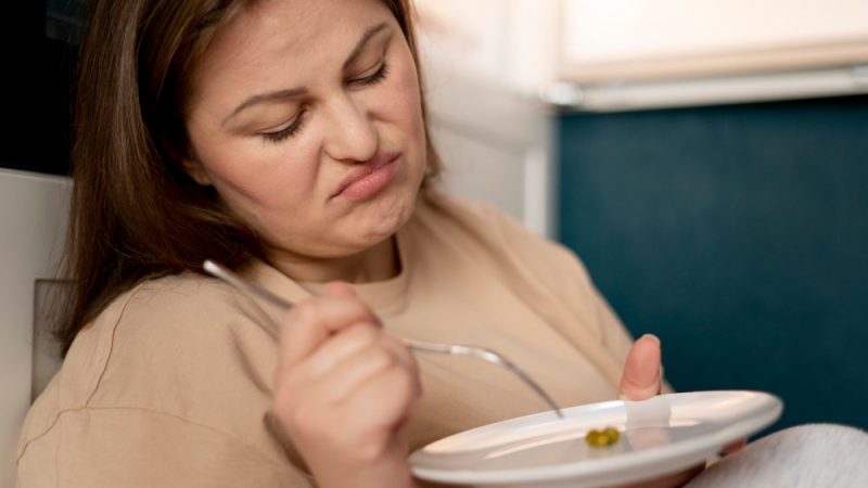 Lack of Appetite Postpartum: Causes, Symptoms, and Treatment