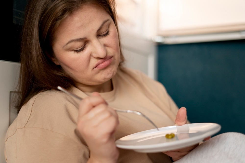 Lack of Appetite Postpartum: Causes, Symptoms, and Treatment